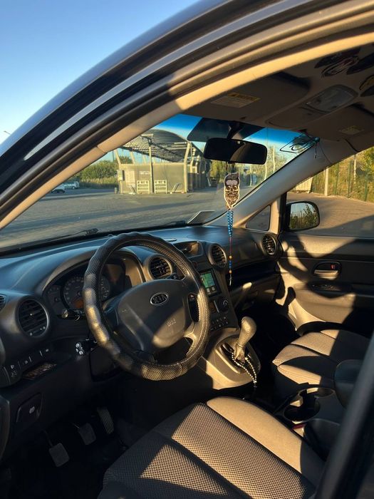 Продам власне авто KIA CARENS