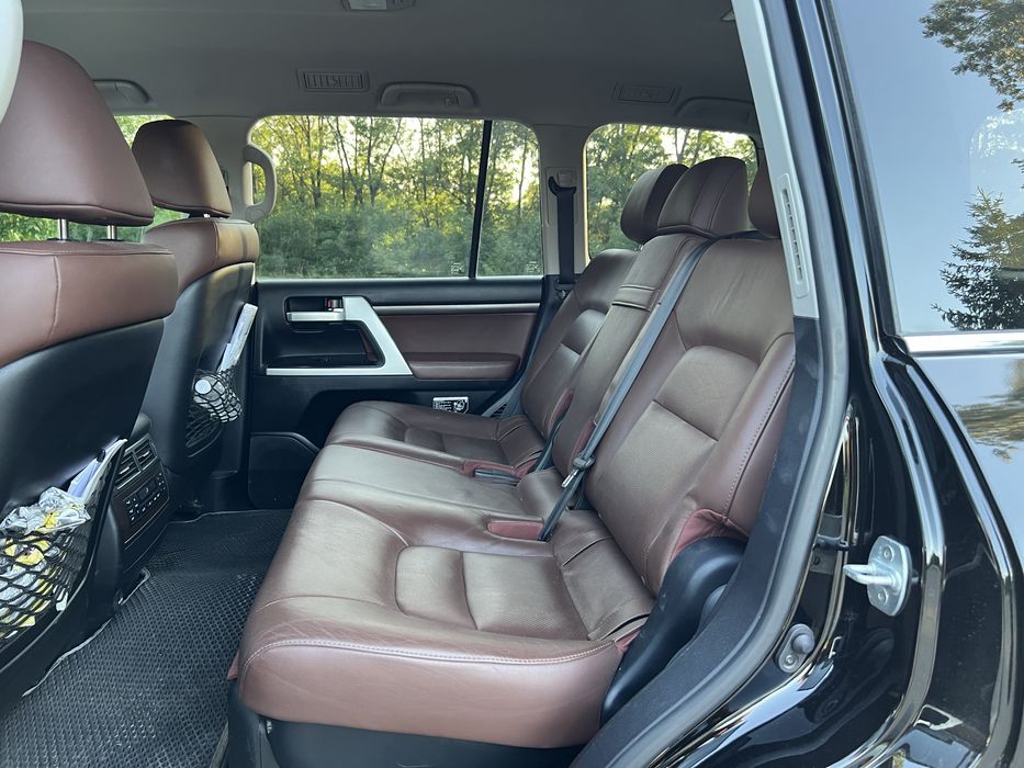 Продається Toyota Land Cruiser 200 2020 рік