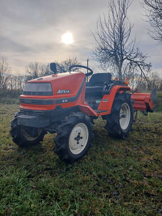 японський мінітрактор Kubota