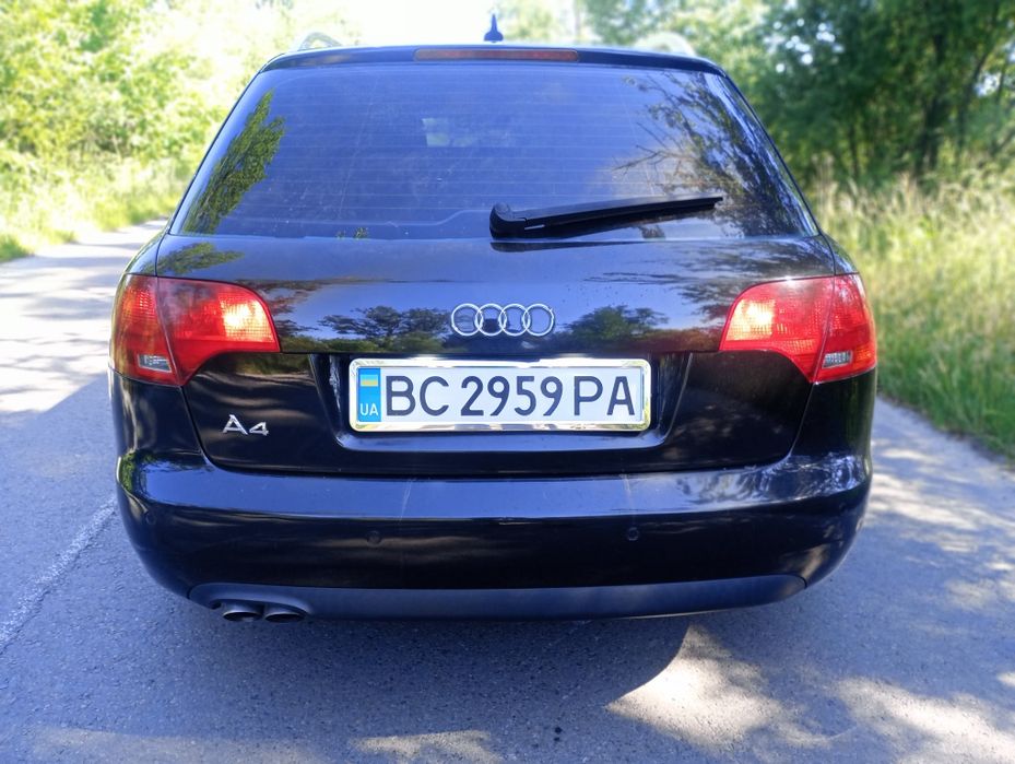 Ауді А4.                .