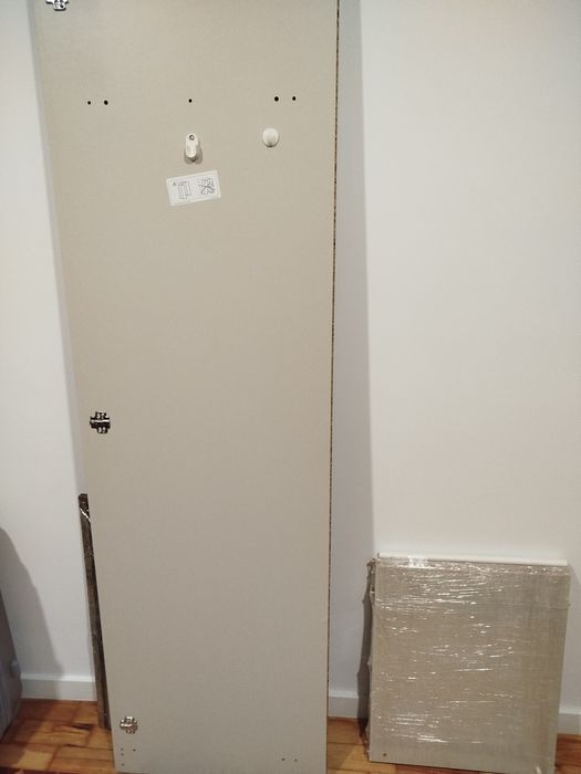 Roupeiro  bege claro - 1 porta