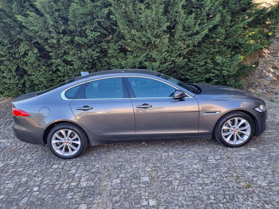 Jaguar XF 2.0D Prestige Automático