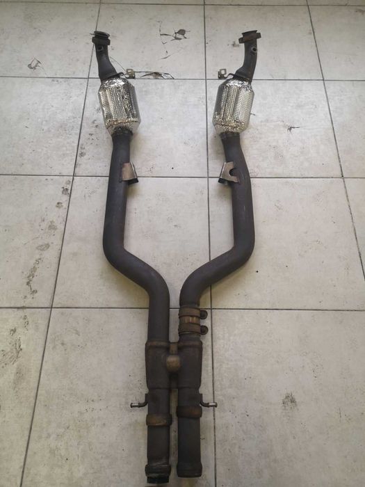 вихлопна система AMG CL63 W 216 ,без задних глушителей