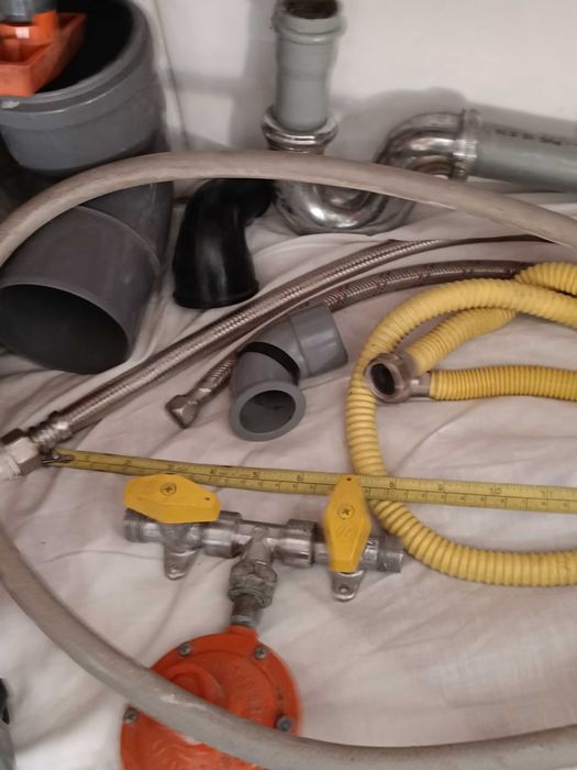 Grande conjunto de canalização e pichelaria