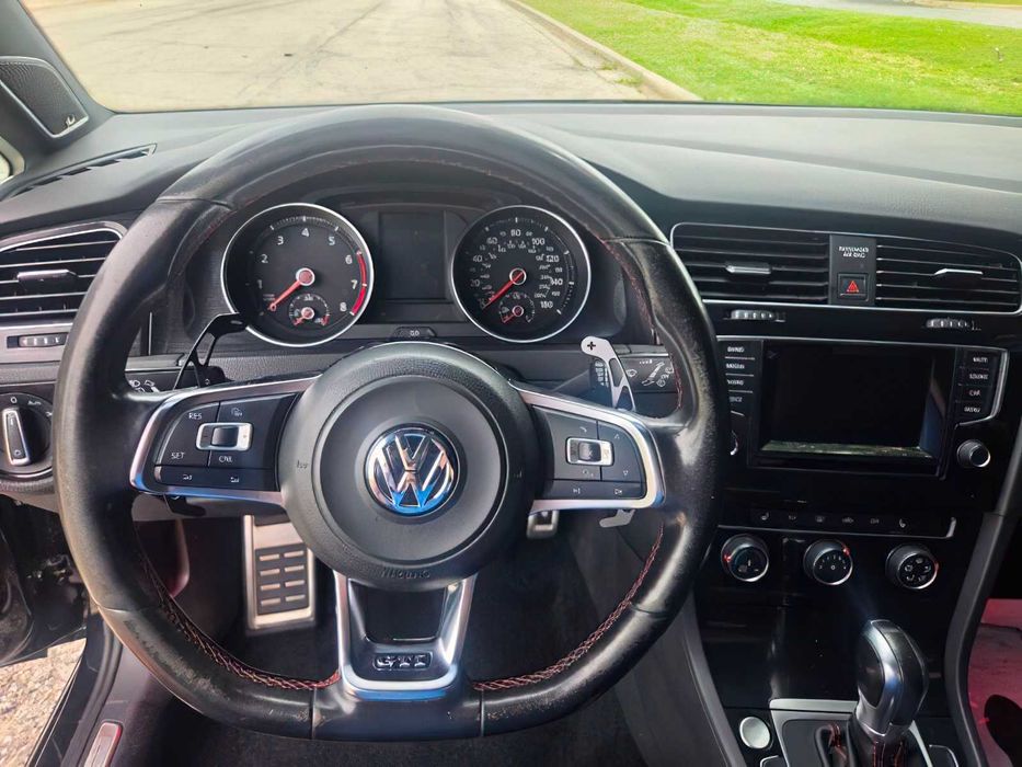 Volkswagen Golf GTI      2015
