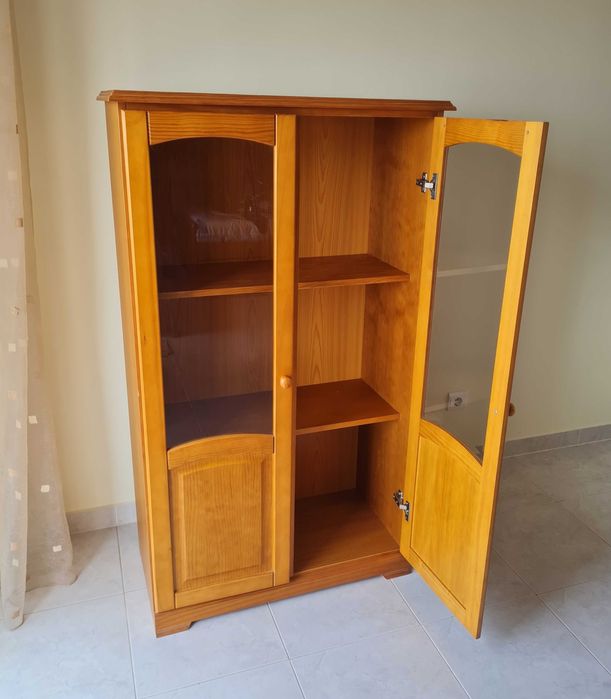 Movél Aparador/Cristaleira em Pinho Mel