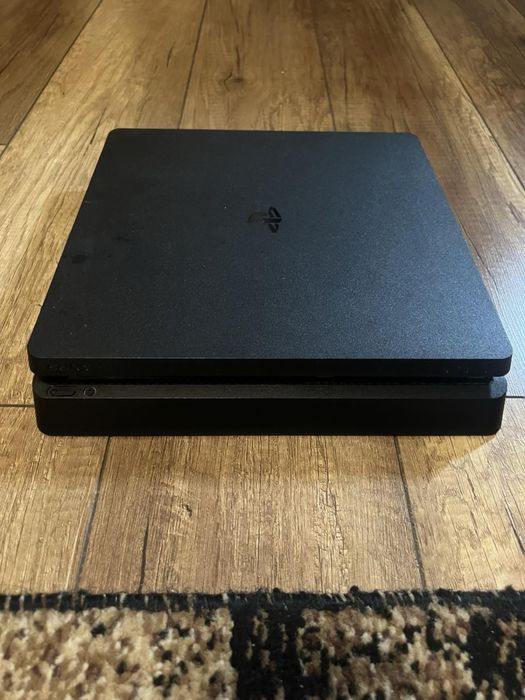 Playstation 4 slim