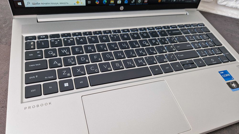 Ноутбук HP ProBook 450 G8 / i5-1135G7 / 12  / 256