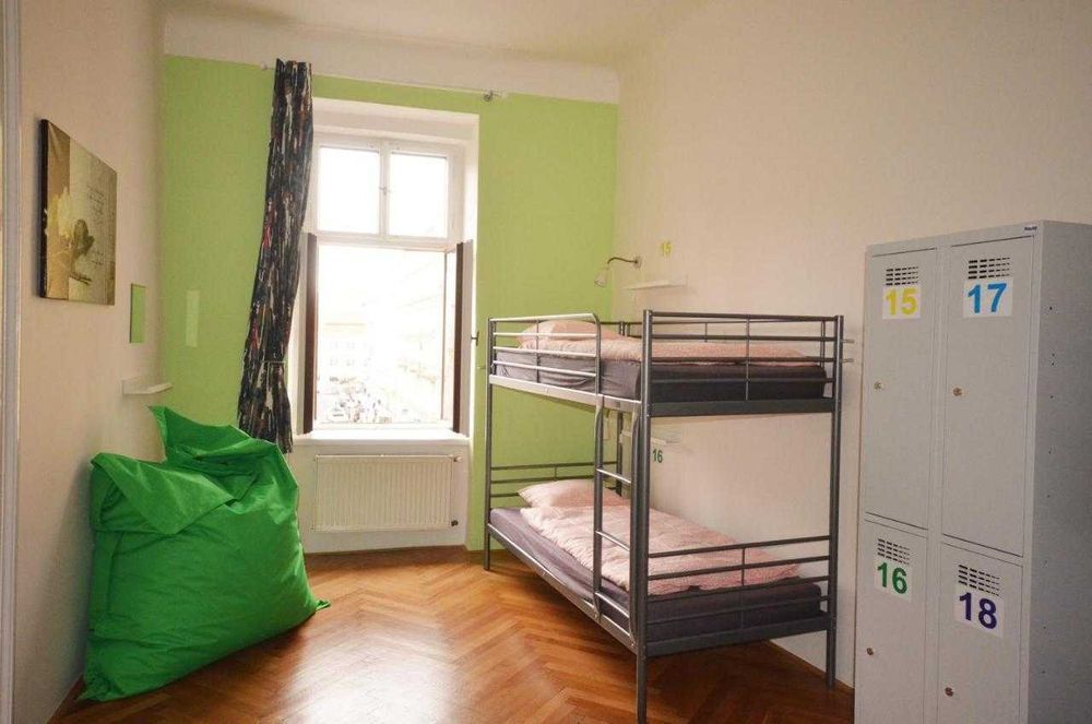 Крутой Хостел в Киеве! Метро Дарница ДВРЗ! Звоните !