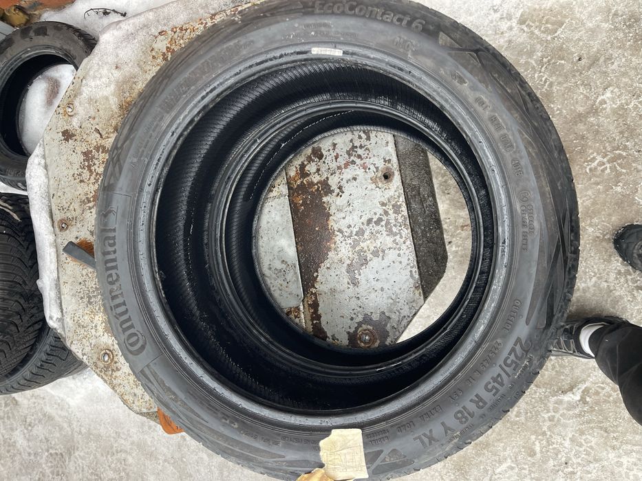 Літня резина пара 225/45 R18 continental