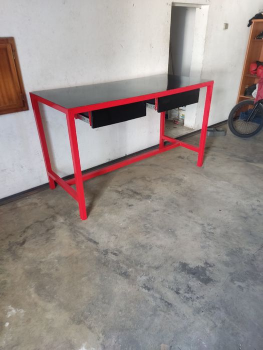 Bancada de trabalho com 2 gavetas