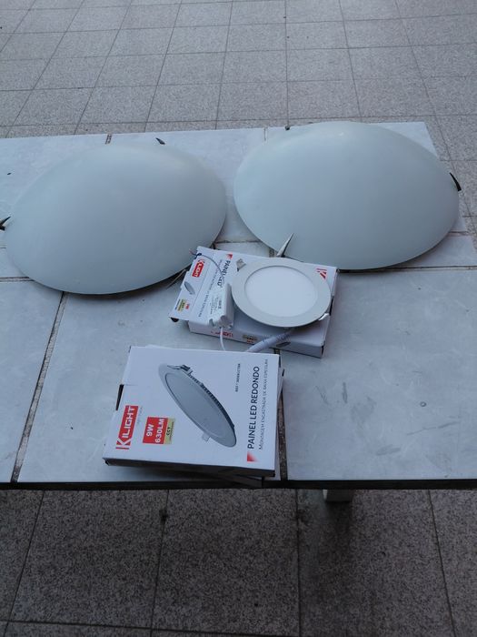 Painel Led redondo e focos de teto