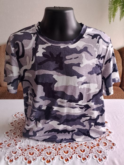 Koszulka męska Moro nowa bez metki długość 72 szerokość 110