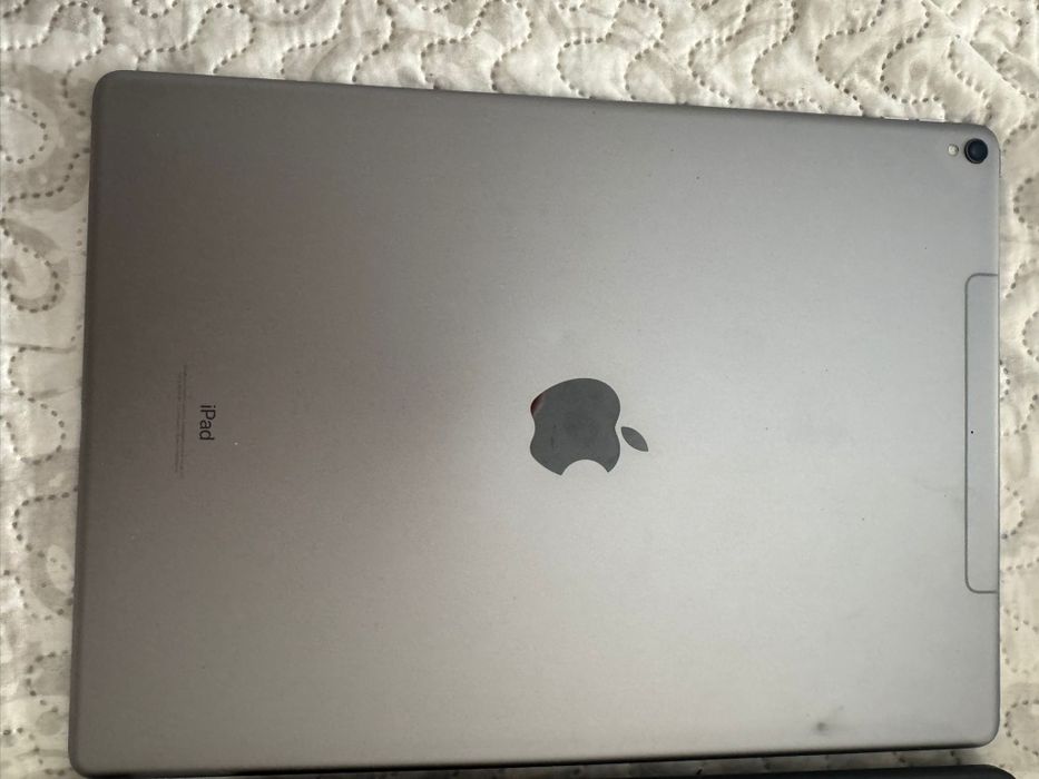 iPad Pro 12.9 256GB em excelente estado