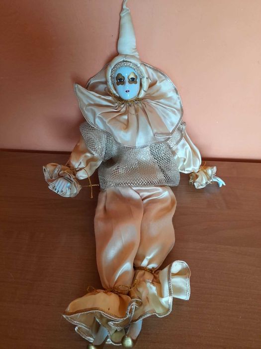 Kolekcjonerska lalka porcelanowa