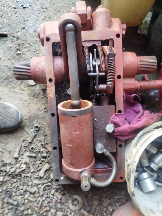 Podnośnik ursus c 360 plecak c 355 korpus 4011