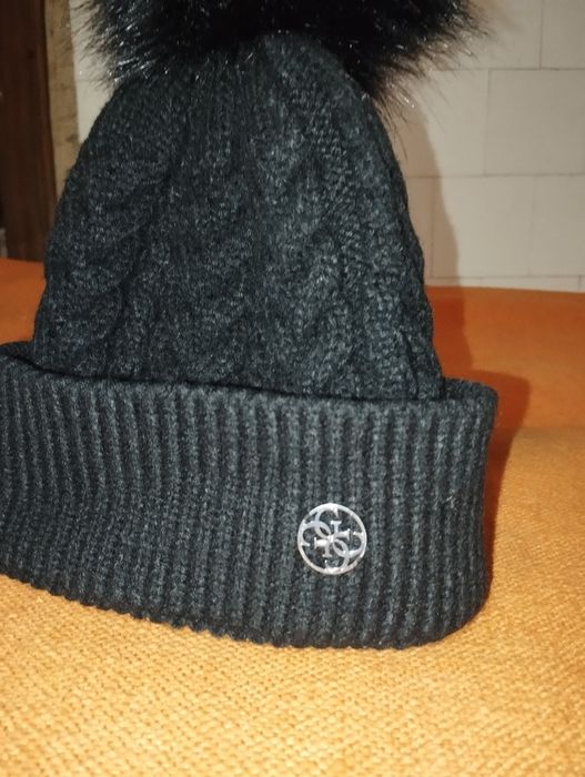 Guess женская шапка