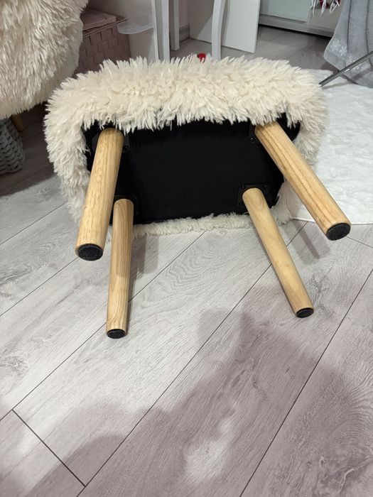 Fotel pluszak biel z podnozkiem