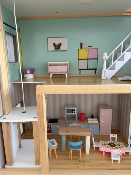 Sprzedam drewniany domek dla lalek z akcesoriami Lidl