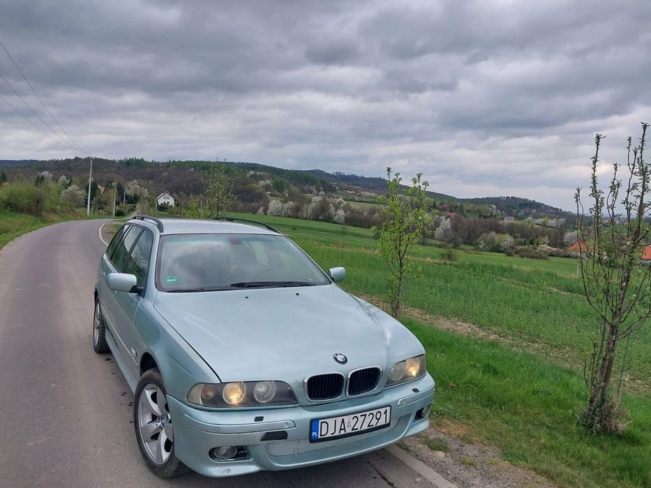 Samochód osobowy BMW E39 touring  klima automat 520i