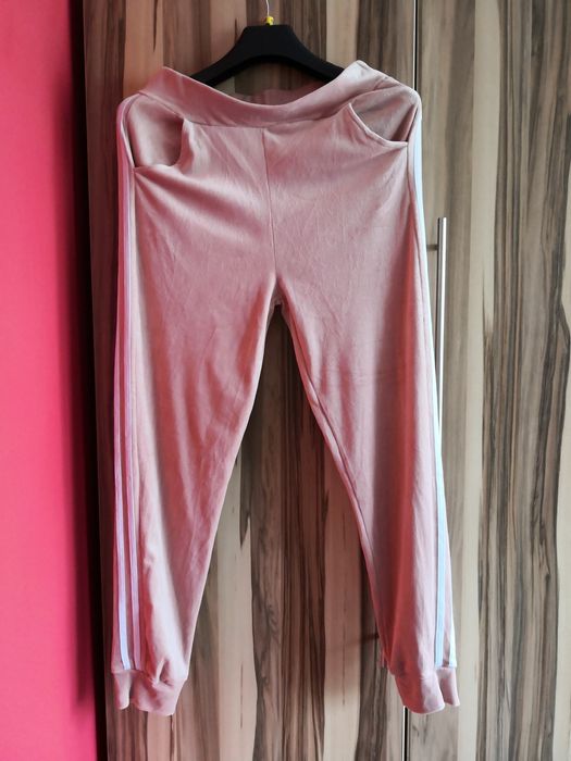 Dresy welurowe damskie