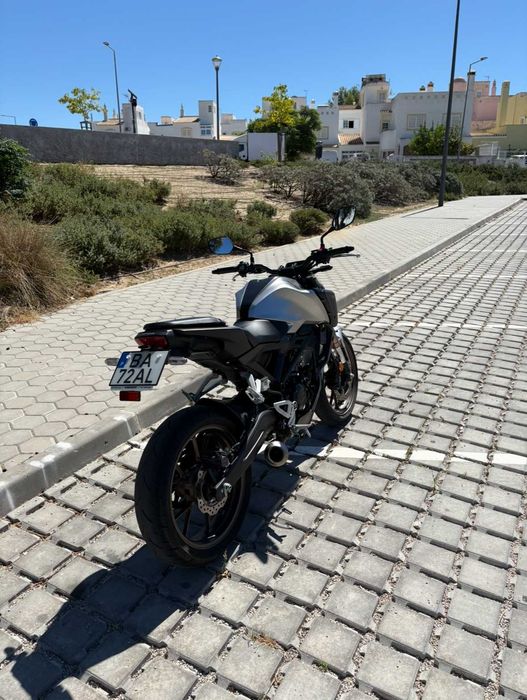Honda CB125R 2023