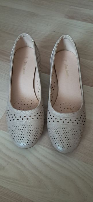 Clara Barson Czółenka WYL1725-1 Beżowy  39