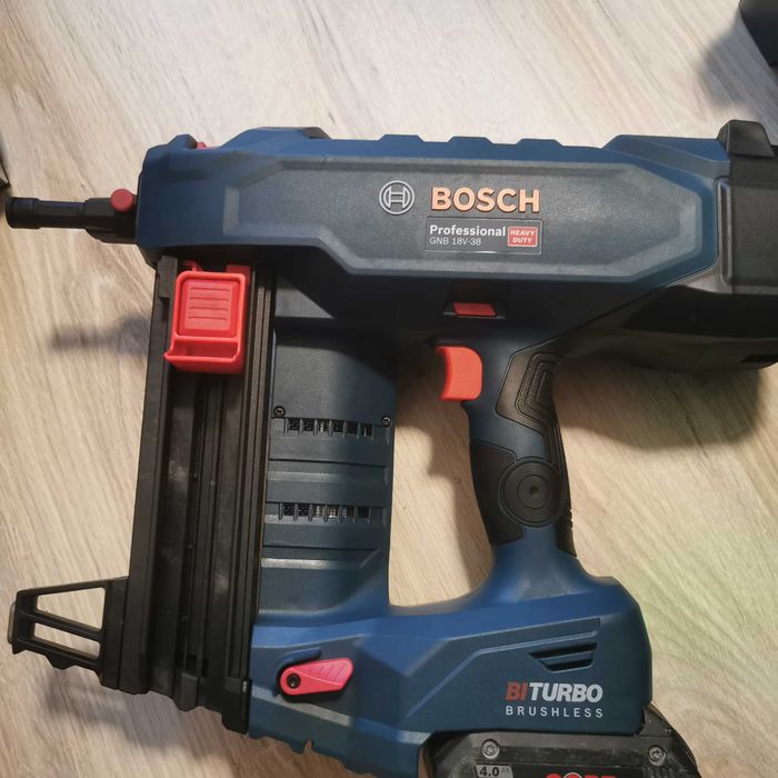 Akumulatorowa gwoździarka do betonu GNB 18V-38 Bosch 18v WALIZKA