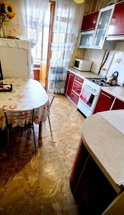 Здам подобово 1 кім. квартиру в центрі Чугуєва з кондиціонером!