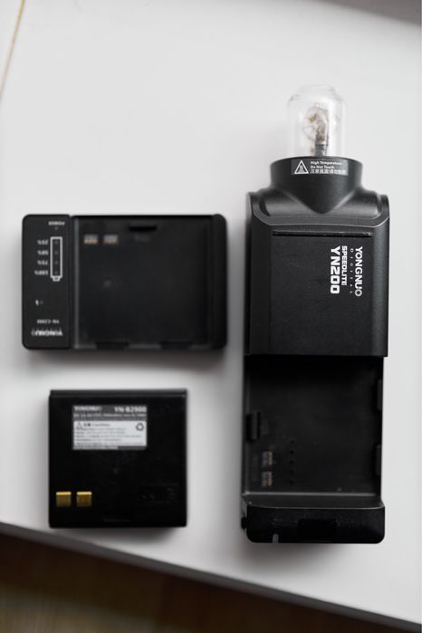 Yongnuo yn200 ttl hss потужний акумуляторний,  спалах200W аналог ad200