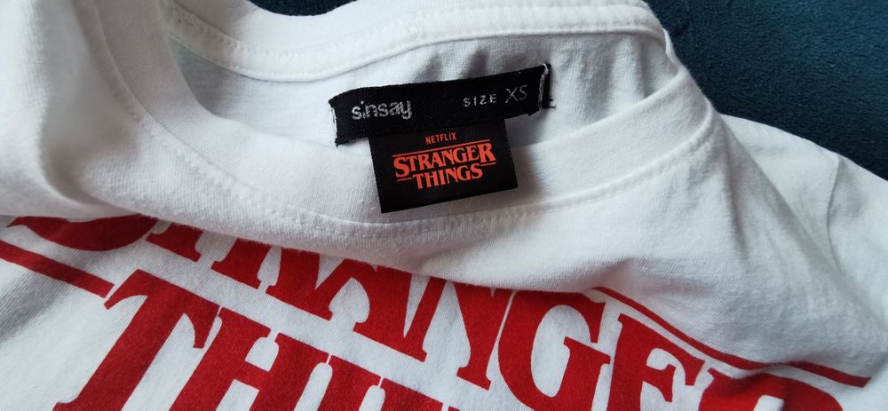 T-shirt Stranger Things Sinsay XS