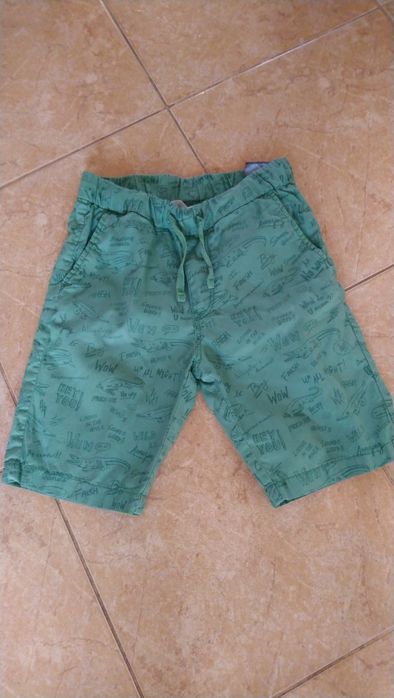 Zielone krótkie spodenki 128 H&M