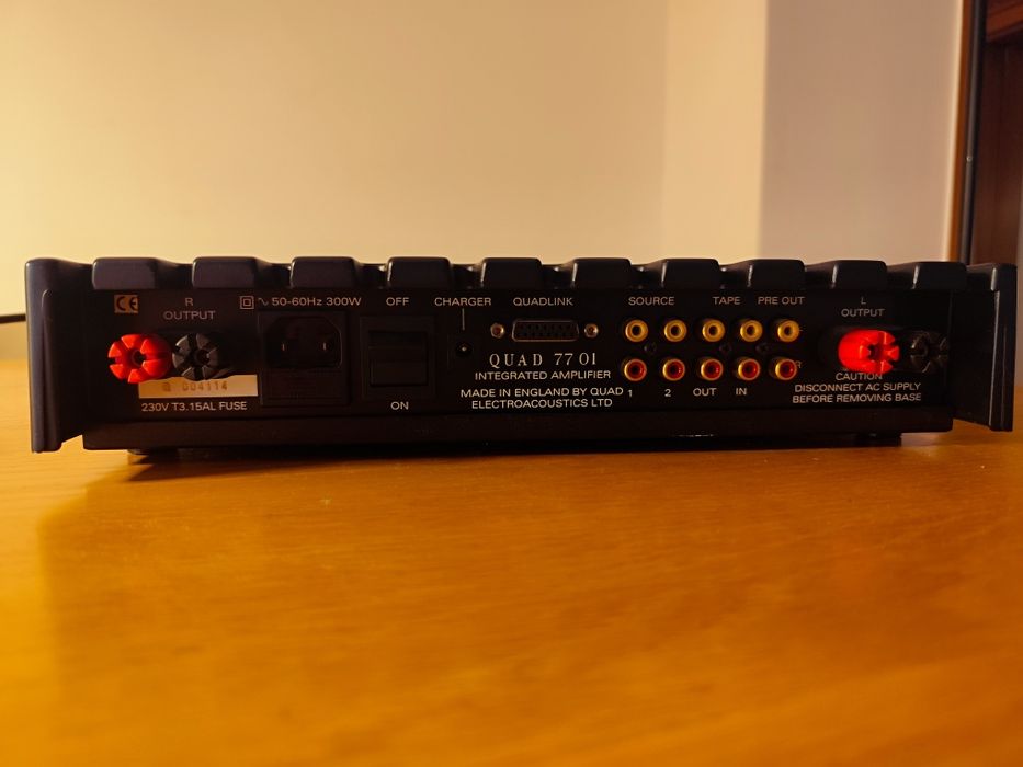 Amplificador Quad 77 Carbon Edition