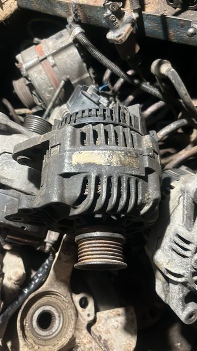 Генератор б/в Bosch VAG VW Пассат,Гольф,Транспортер Т-4,Октавія,Ауді