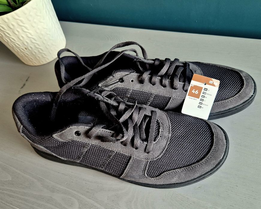 Tênis novos  original n 46  flex gama Premium Decathlon 
Marca Sport
