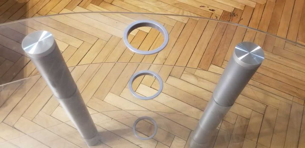 стеклянная  тумба ( полки ) под телевизор