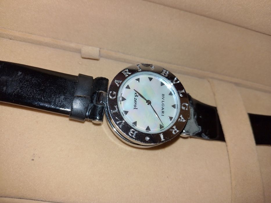 часы BVLGARI B.rezol цена 2000 гр.