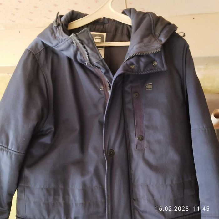 Продаю мужскую зимнюю куртку.