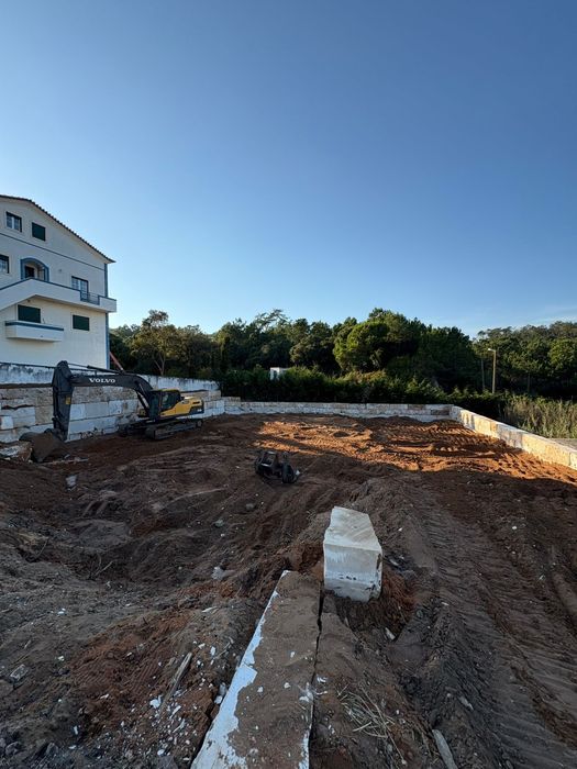 Muros em blocos de pedra rústica