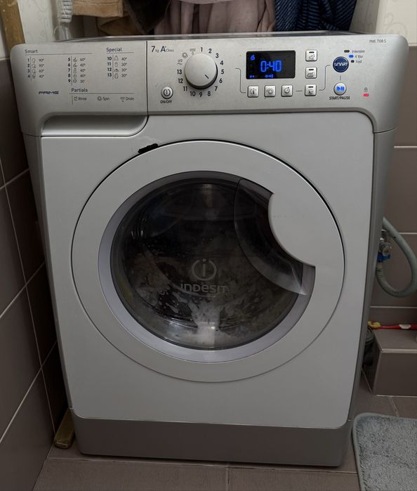 Продам робочу пральну машину INDESIT 7108 S