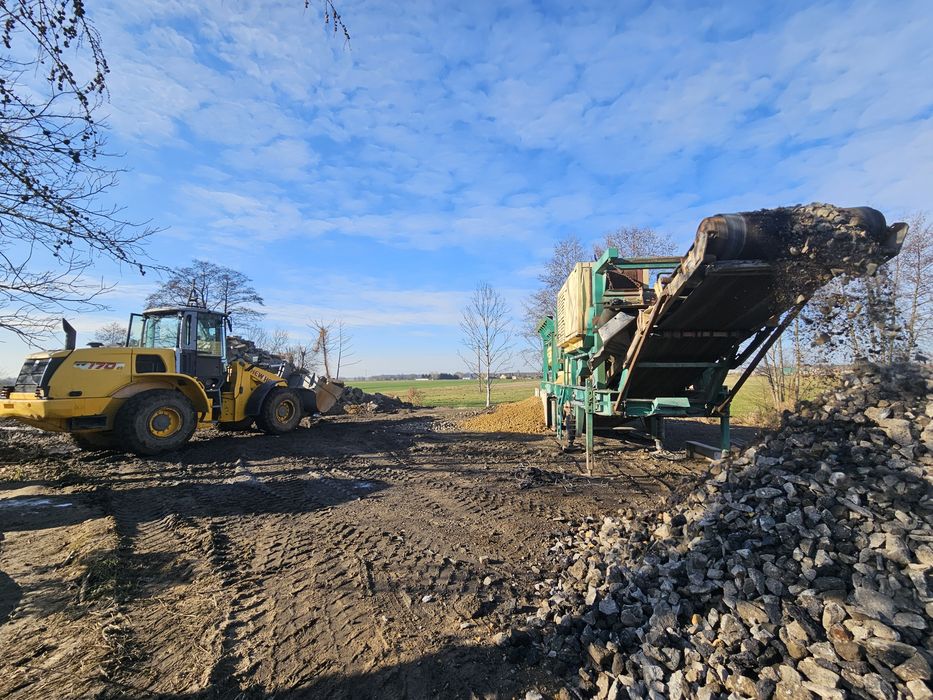 Wynajem kruszarki, przesiewacza kruszenie gruzu,betonu usługa kruszeni