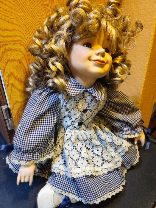 Boneca porcelana