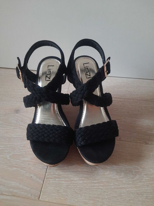 Zjawiskowe sandały czarne zamszowe włoskie Linzi 38