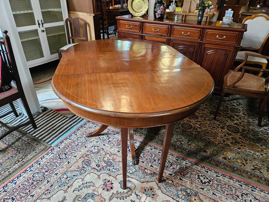Mesa de sala em madeira - Extensível - Bom est