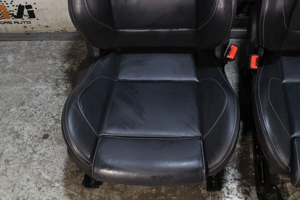 Conjunto de bancos FORD Focus III