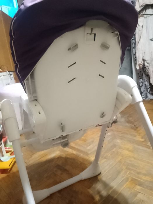 Столик для годування