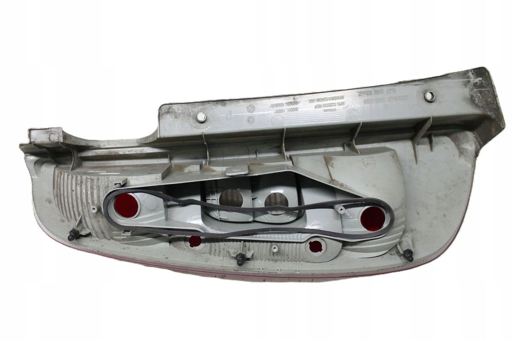 skoda roomster lift lampa prawy tył tylna 5j7945096