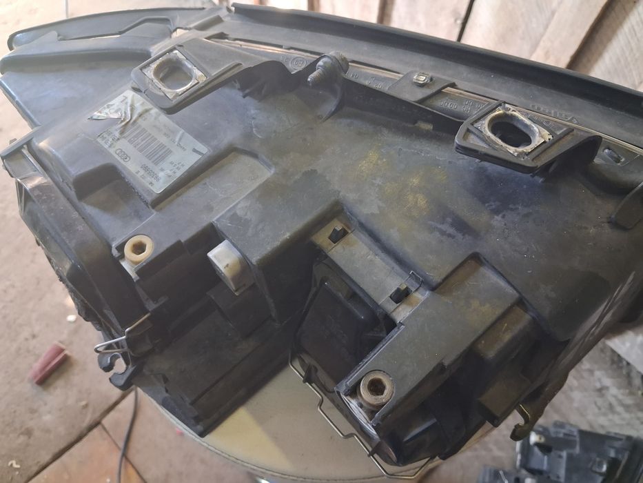 Lewy reflektor przedni audi a4 b6