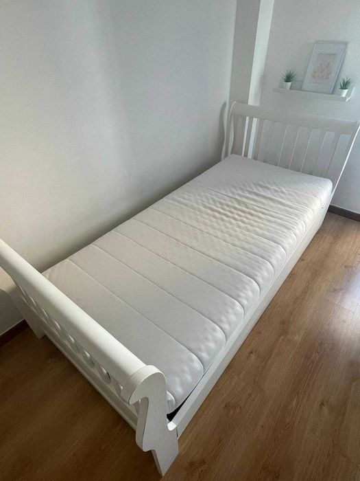 Cama Solteiro em ótimo estado
