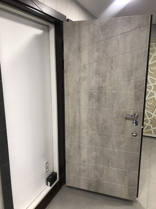 Двери входные и межкомнатные